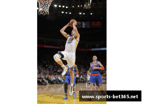 NBA上篮艺术：攻防交织的空中之舞